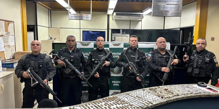 Polícia Militar apreende 300 tiras de maconha em Barra Mansa