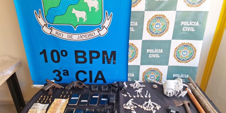 Polícias Militar e Civil detém sete suspeitos e desarticulam esquema de tráfico de drogas em Valença