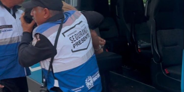 Suspeito de roubo é preso após tentativa de fuga pelo Rio Piraí em Barra do Piraí