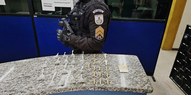 Suspeitos são presos com drogas em operação da PM em Barra Mansa