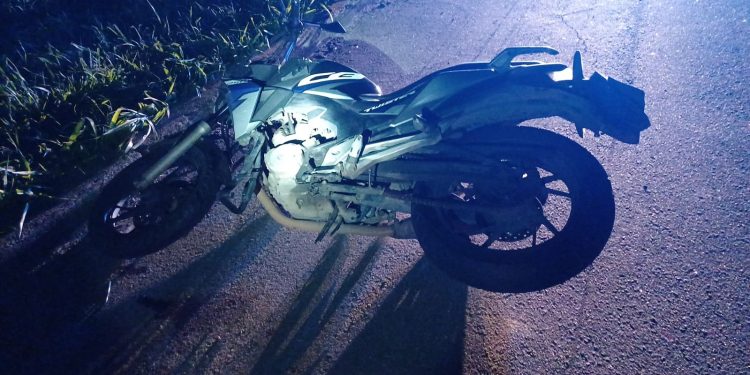 Motociclista atropela andarilho no acostamento da Dutra, em Itatiaia
