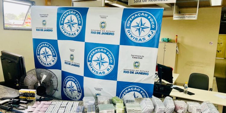 Caminhoneiro é preso com mais de 10 mil comprimidos de “rebite” na Dutra, em Itatiaia