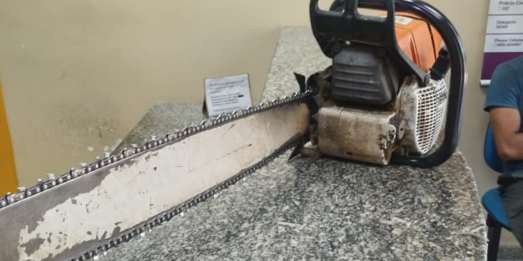 Polícia Ambiental flagra desmatamento no bairro Barro Alto, em Paraty