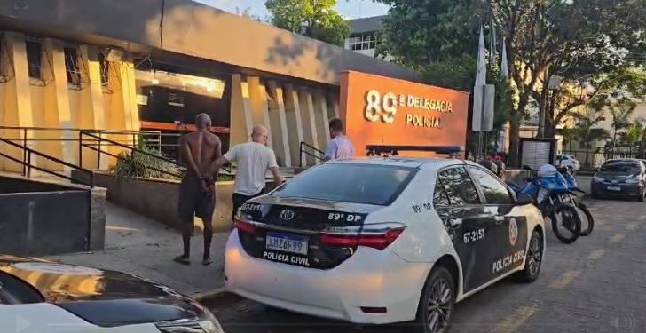 Homem é preso em flagrante por roubo no Centro Histórico de Resende
