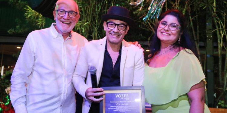 Vozes do Vitória homenageia artistas personalidades e comunicadores do Sul Fluminense