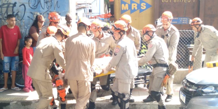Mulher fica gravemente ferida em acidente com por trem em Barra Mansa