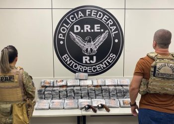 PF e PRF prendem dois vigilantes com 105 kg de cocaína na Dutra
