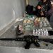Menor é apreendido com drogas, arma e réplica de fuzil em Volta Redonda