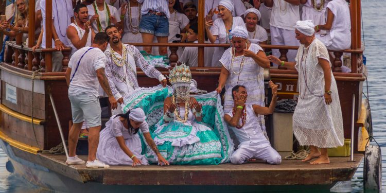 Mutuan participa dos Festejos para Yemanjá em Paraty