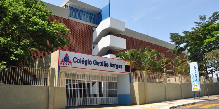Polo Cederj de Volta Redonda passa a funcionar no Colégio Getúlio Vargas
