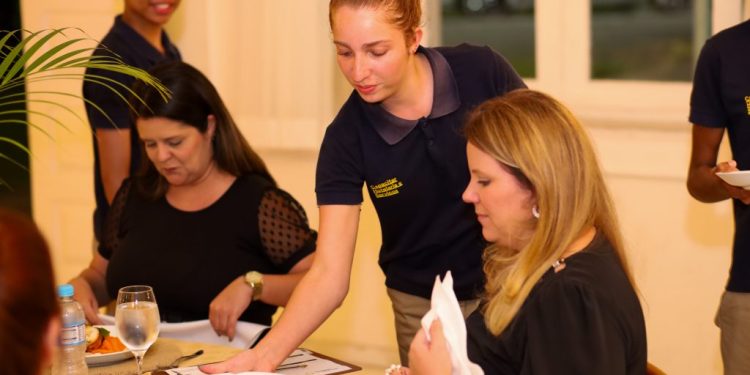 Curso Capacitar Hotelaria e Serviços encerra inscrições nesta quinta-feira em Volta Redonda
