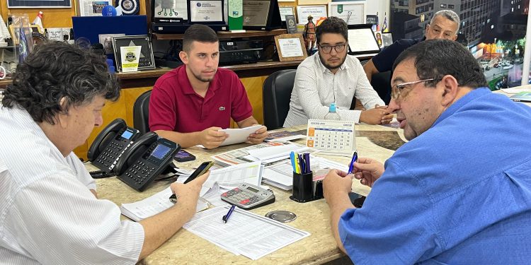 Munir Neto participa de reunião sobre projeto da Secretaria da Juventude em Volta Redonda