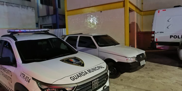 Guarda Municipal recupera carro roubado em Barra Mansa