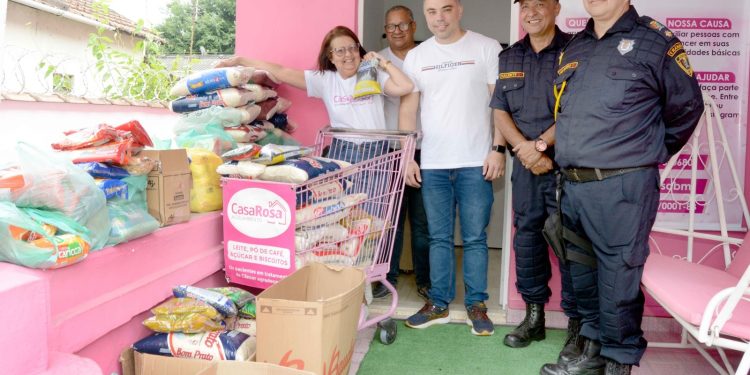 Guarda Municipal de Barra Mansa doa meia tonelada de alimentos à Casa Rosa