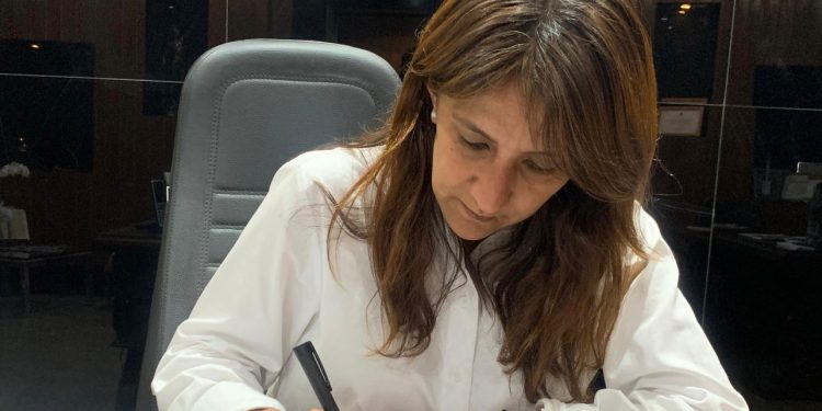 Barra do Piraí assina termo de adesão para aderir à plataforma FALABR