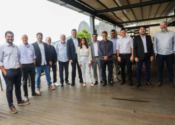 Gustavo Tutuca se reúne com prefeitos no Rio de Janeiro