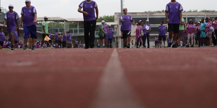 Arena Esportiva de Volta Redonda oferece corrida e caminhada orientada por profissionais de Educação Física