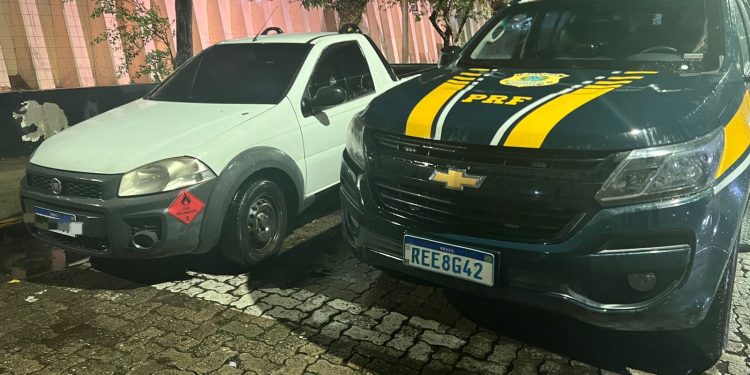 PRF prende homem com caminhonete clonada na Dutra, em Resende