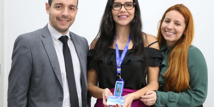 Assistência Social de Barra Mansa recebe cartões ‘Super Expresso’ para apoiar mulheres em situação de violência
