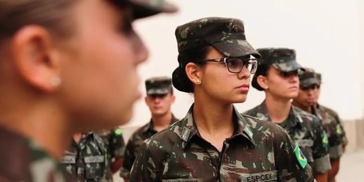Forças Armadas abrem alistamento voluntário feminino