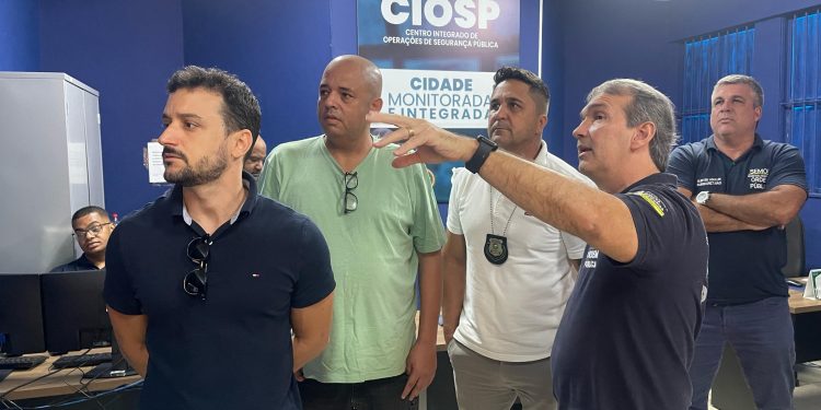 Prefeitura e Degase ampliam parceria para acesso às câmeras de monitoramento em VR
