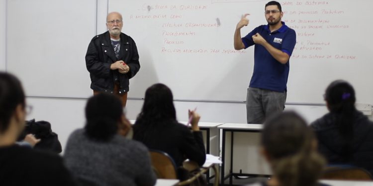 Inscritos em faculdade gratuita para PCDs de Volta Redonda têm até quarta para confirmar participação