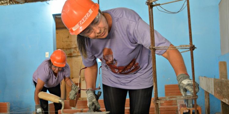 Volta Redonda: ‘Mulheres Mãos à Obra’ abre inscrições para cursos gratuitos na área da construção civil