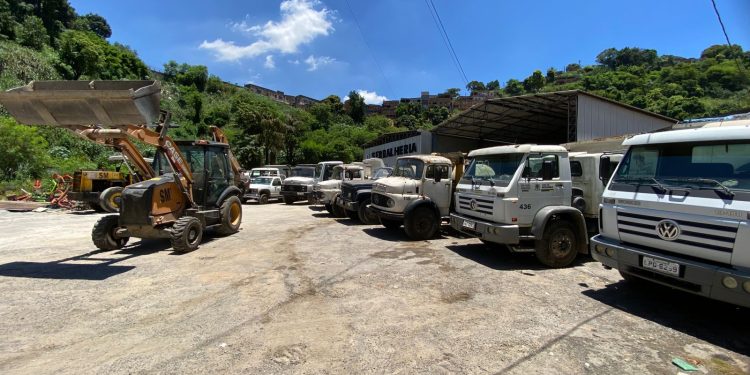 Secretaria de Obras de Volta Redonda recupera mais de 20 veículos e máquinas