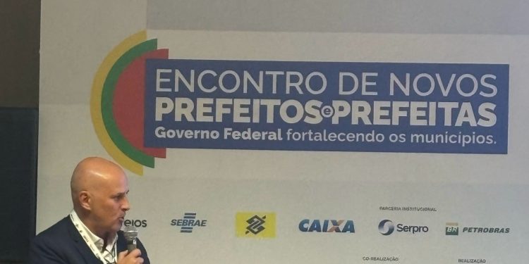 Prefeito de Resende participa do 1° Encontro dos Prefeitos e Prefeitas em Brasília