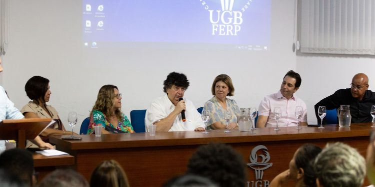 ‘Diploma Cidadão’ tem aula inaugural do curso superior de Administração para pessoas com deficiência em Volta Redonda