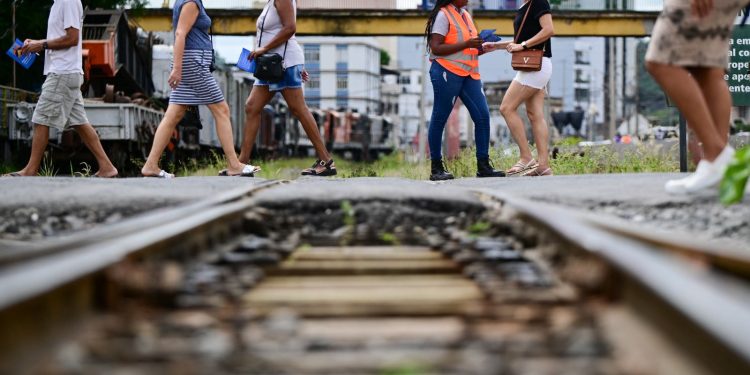 Barra Mansa realiza campanha de conscientização nas passagens de nível da linha férrea