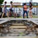 Barra Mansa realiza campanha de conscientização nas passagens de nível da linha férrea