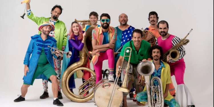 Orquestra Voadora e Cacique de Ramos são atrações do Carnaval de Valença
