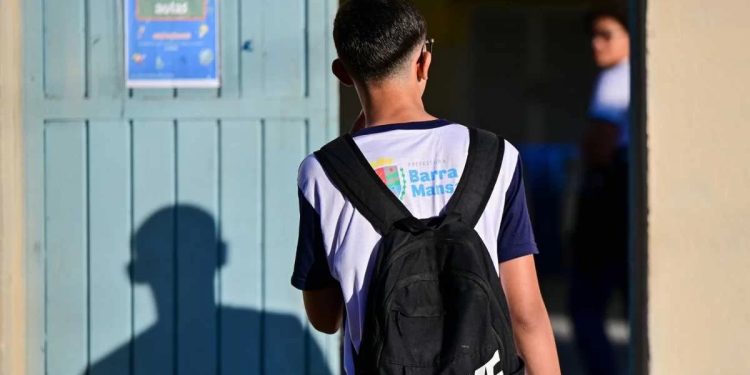 Barra Mansa mantém horário reduzido de aulas até a sexta-feira devido ao calor extremo