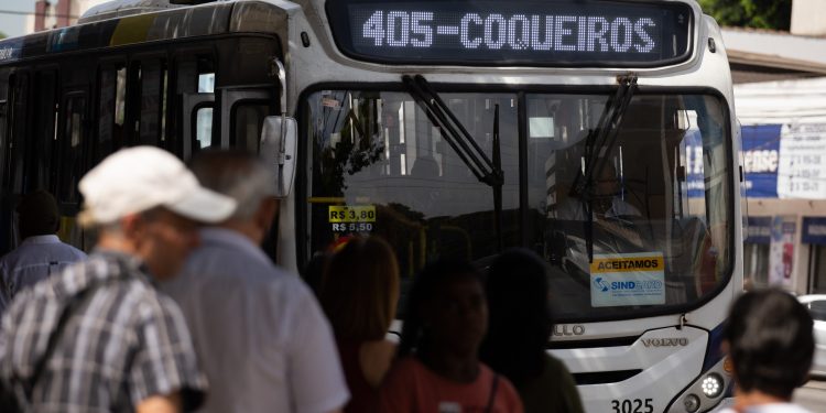 Prefeito Neto confirma intervenção em mais cinco linhas de ônibus da Viação Pinheiral que atendem Volta Redonda