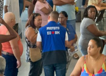 Prefeito Furlani atende população que busca regularizar o IPTU em Barra Mansa
