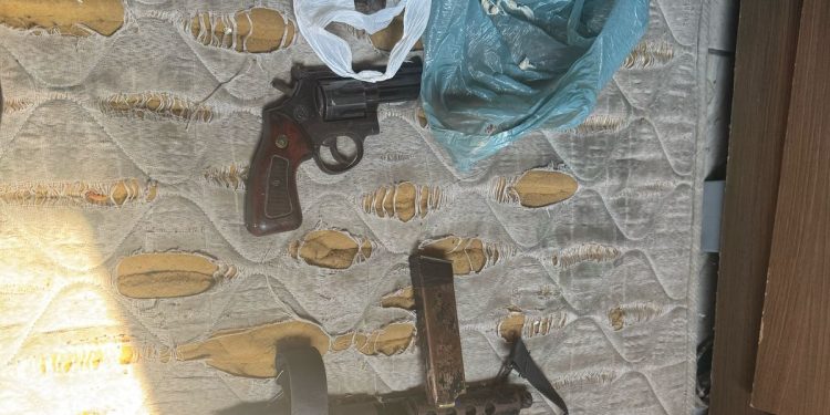 Polícia Militar apreende armas e drogas em Porto Real