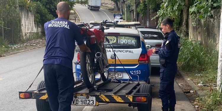 Guarda Municipal de Volta Redonda apreende ‘moto barulhenta’ conduzida por inabilitado