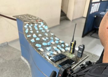 Polícia Militar prende dois homens por tráfico de drogas em Angra dos Reis