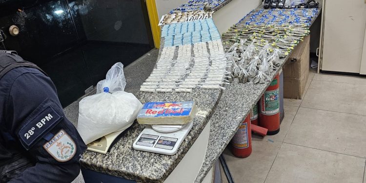Polícia Militar apreende grande quantidade de drogas em Barra Mansa