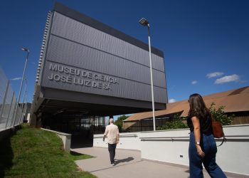 Prefeito Neto e secretário de Estado de Infraestrutura visitam instalações do Museu da Ciência de Volta Redonda