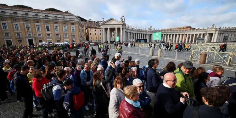 Últimos ritos marcam despedida de Papa Francisco nesta sexta-feira