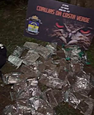 Polícia Militar apreende tiras de maconha no Parque Mambucaba, em Angra dos Reis