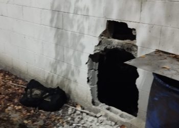 Cinco homens armados invadem supermercado e roubam cofres em Resende