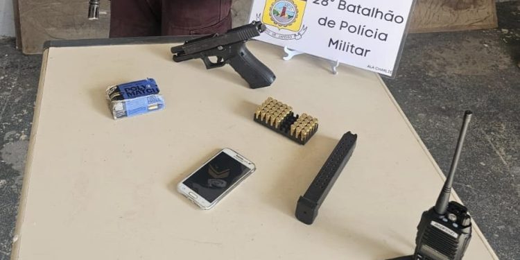 Homem é preso com pistola com kit rajada em Volta Redonda