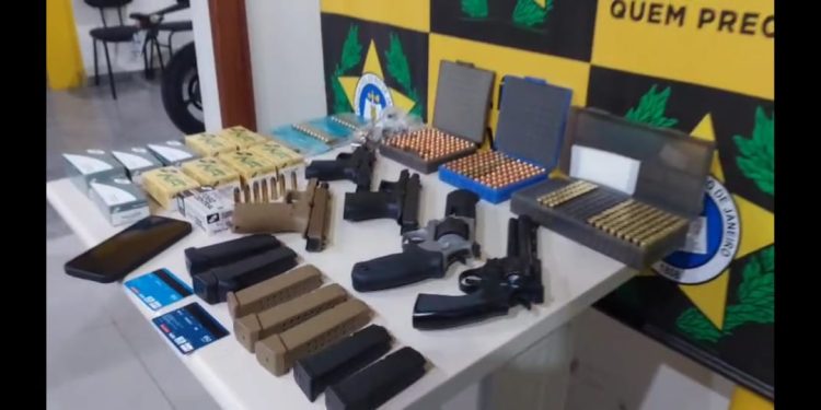 Agiota é preso com armas e munições em Piraí