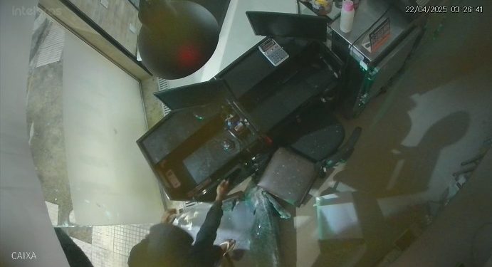 Homem é preso após furtar açougue em Volta Redonda