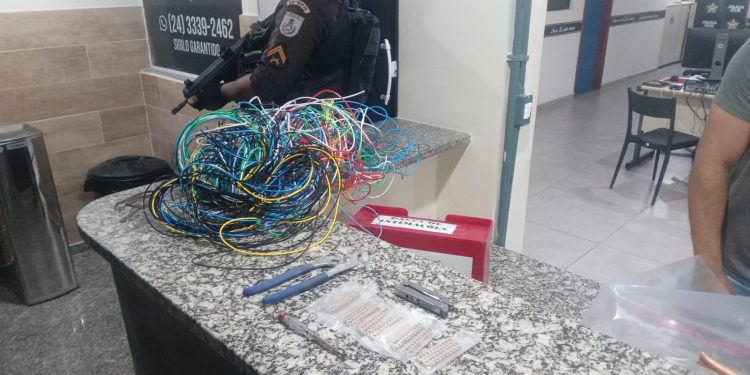 Homem é preso por furto de materiais de construção em residência de Volta Redonda