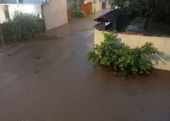 Angra: rios Japuíba e Caputera transbordam; desalojados chegam a 115