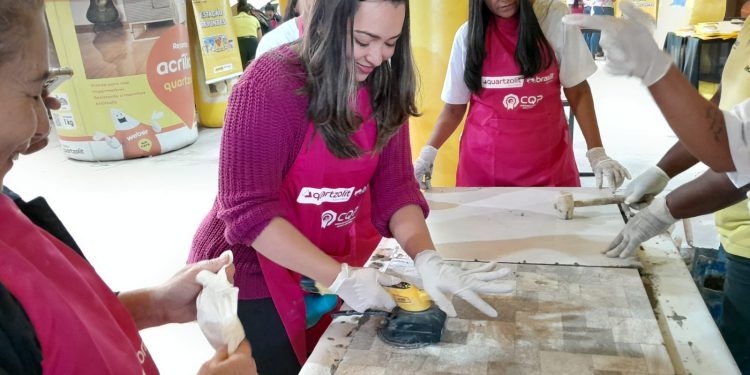 Alunas do ‘Mulheres Mãos à Obra’ recebem capacitação da Saint-Gobain em Volta Redonda